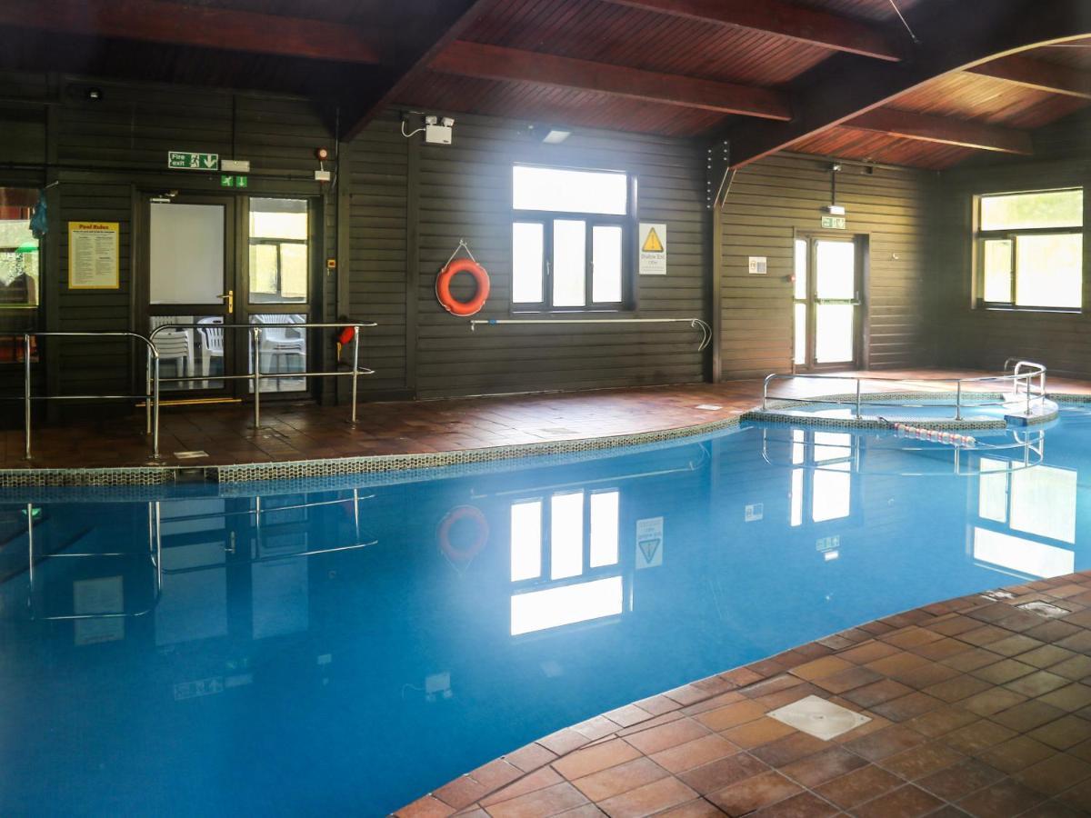 Miles Retreat Villa Хейл Екстериор снимка