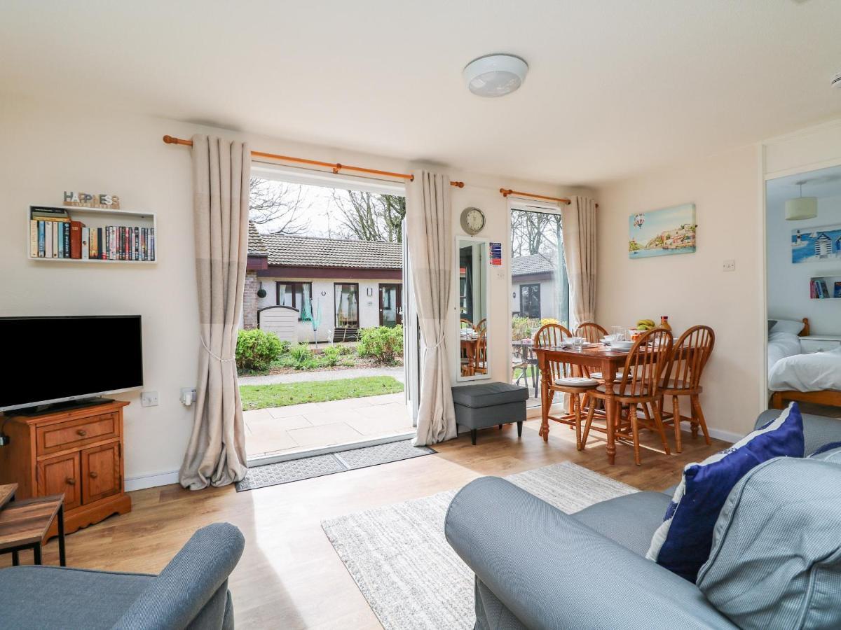 Miles Retreat Villa Хейл Екстериор снимка