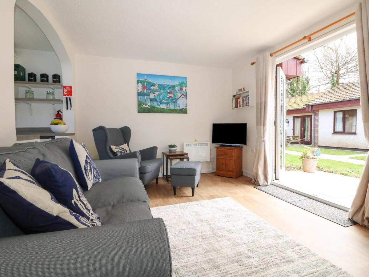 Miles Retreat Villa Хейл Екстериор снимка