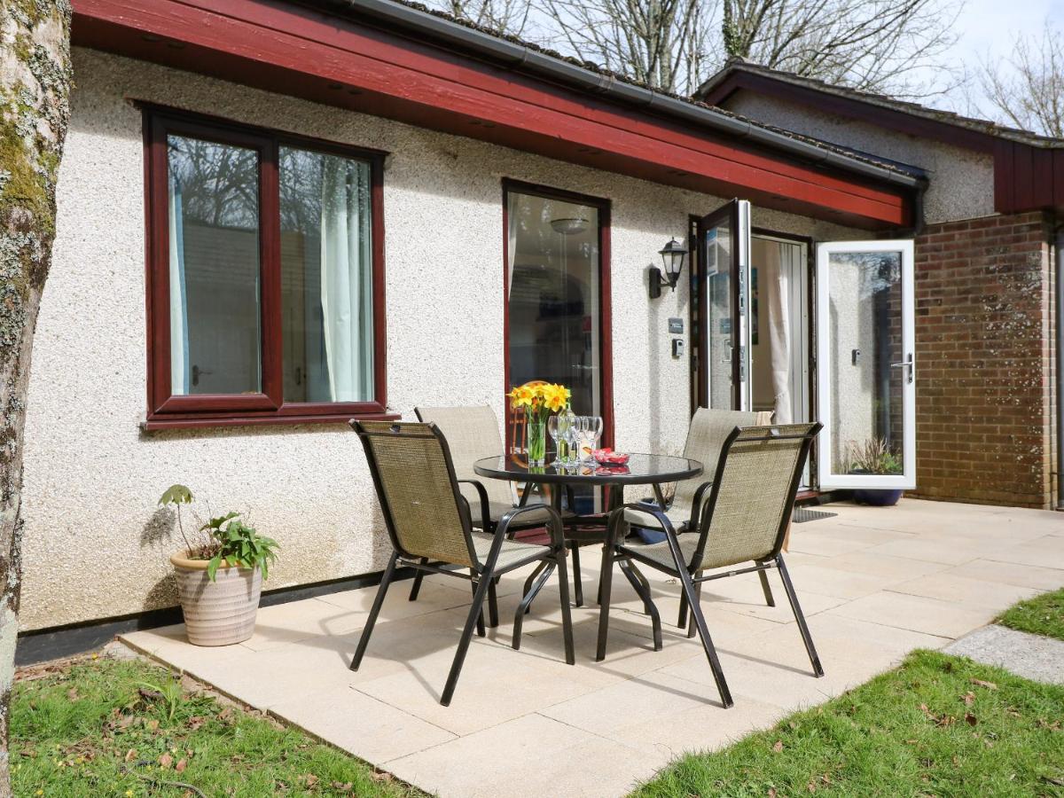 Miles Retreat Villa Хейл Екстериор снимка
