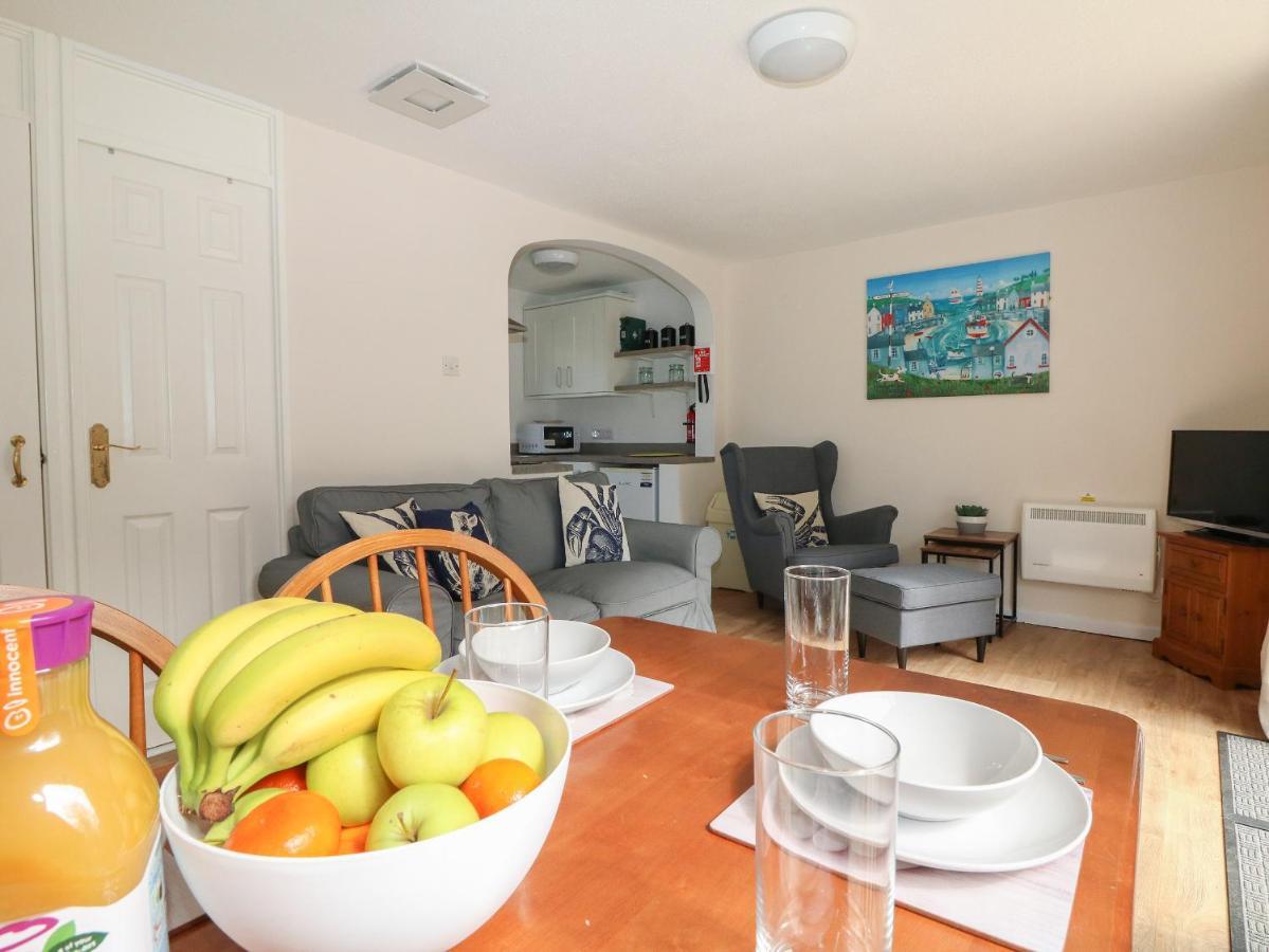 Miles Retreat Villa Хейл Екстериор снимка