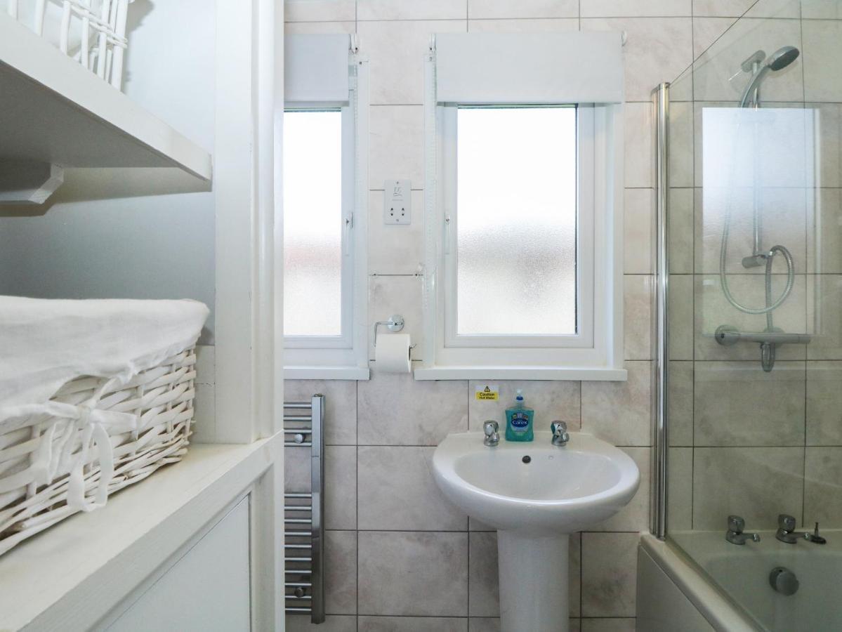 Miles Retreat Villa Хейл Екстериор снимка